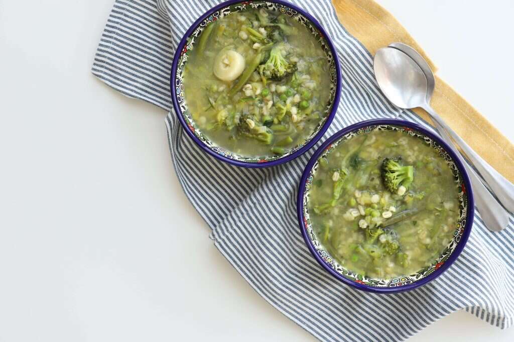 מרק מיניסטרונה ירוק עם גריסים. | אפרת ליכטנשטט מרק מיניסטרונה ירוק עם גריסים. | אפרת ליכטנשטט