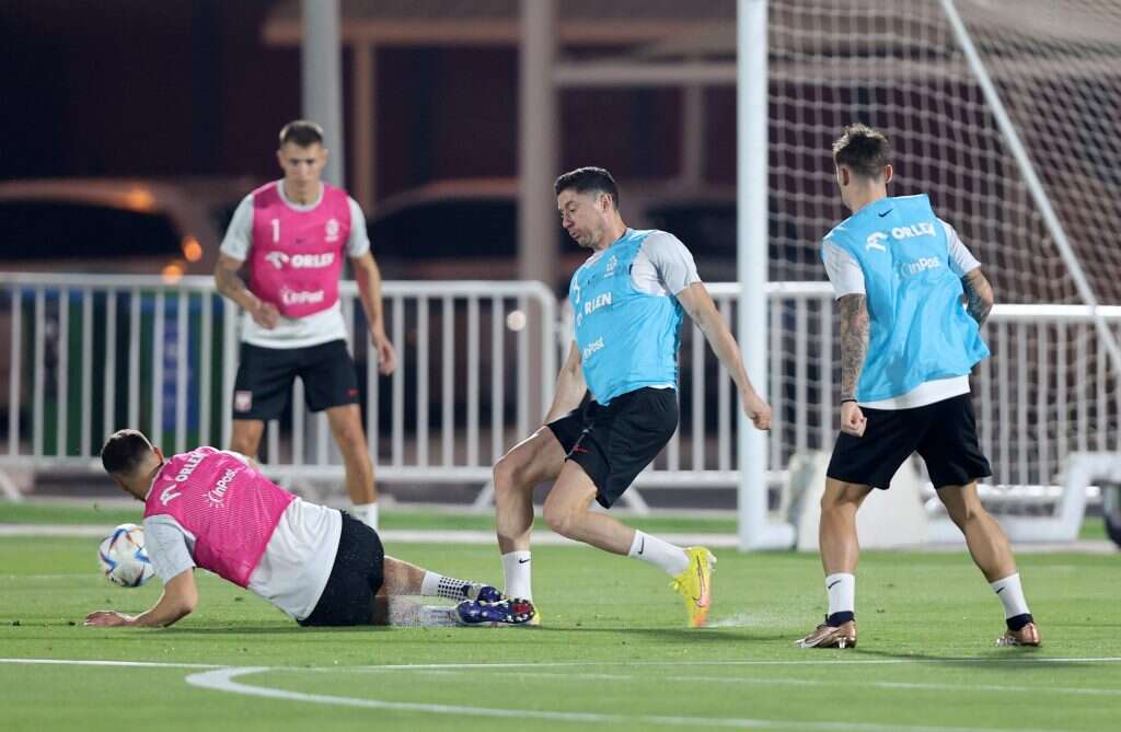 רוברט לבנדובסקי במרכז באימון נבחרת פולין. קרדיט: EPA