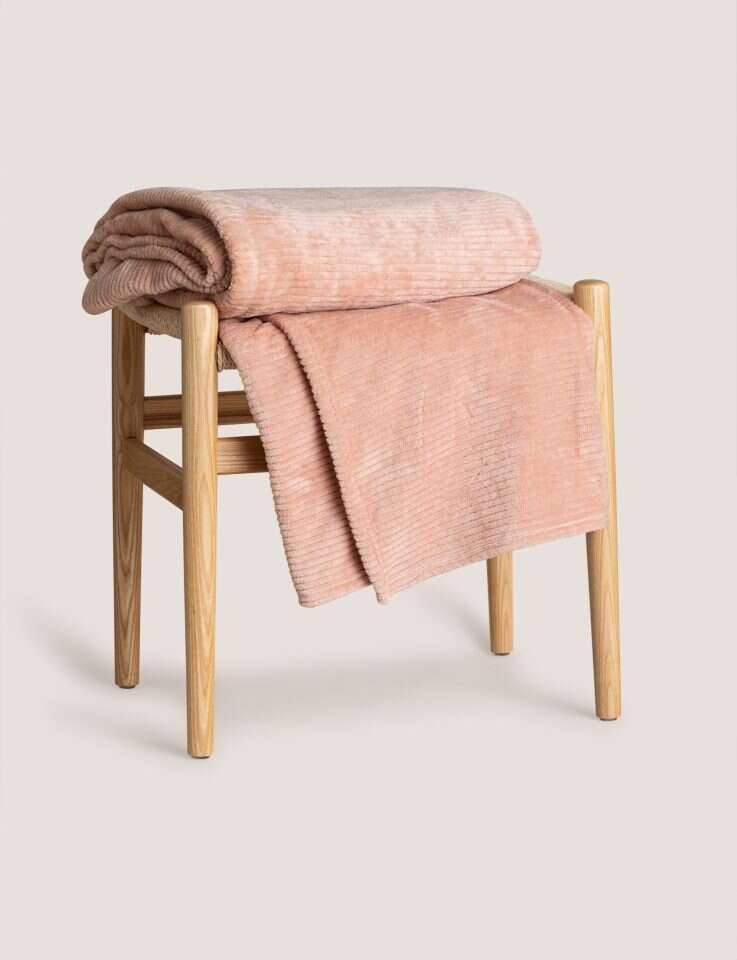 קסטרו הום - שמיכות פליז יחיד או זוגי החל מ- 59.90 ש"ח. | אודי דגן