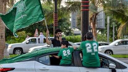 אוהדים חוגגים בערב הסעודית את הניצחון על ארגנטינה. | AFP