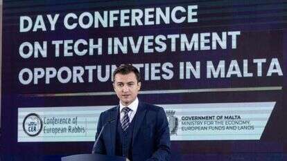 שר הכלכלה המלטיזי  סלביו צ'מברי. | אלי איטקין