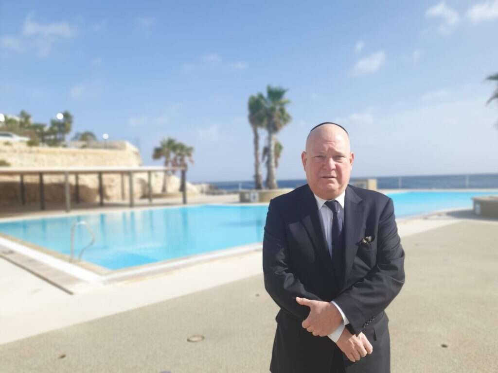 גדי גרוניש. | אסף גבור