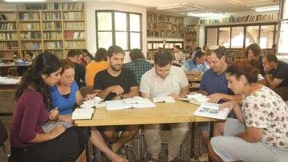 מדרשת עין פרת באלון. | מרים צחי. למצולמים אין קשר לתוכן המאמר