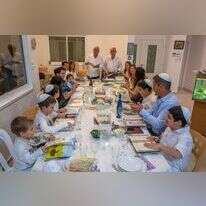 הכנות לליל הסדר, מושב ישרש, 2021. | יוסי אלוני, פלאש 90