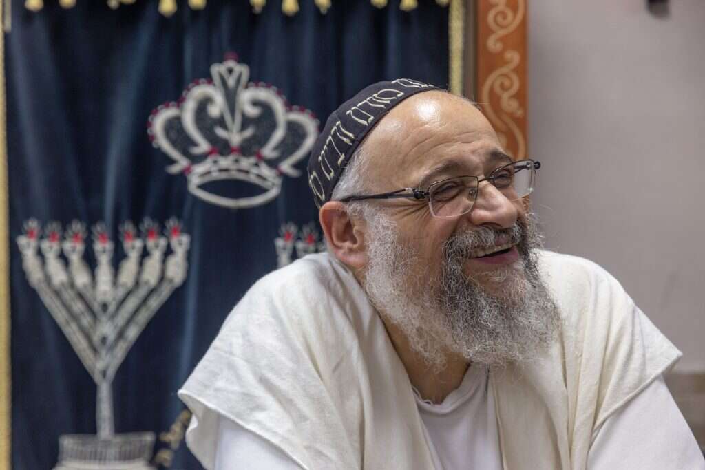 צביקה. | יוסי אלוני