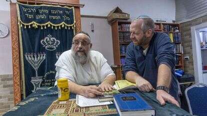 צביקה. | יוסי אלוני