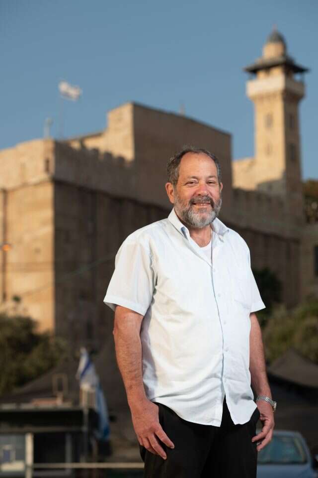 נועם ארנון. | שריה דיאמנט