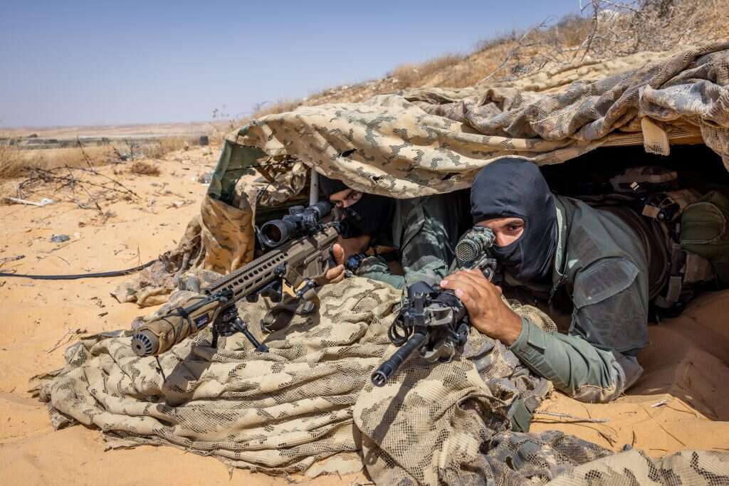 ירידה של 60 אחוז בנסיונות ההברחה. צלפים של ימ"ס דרום בתרגיל בגבול מצרים. | נתי שוחט, פלאש 90