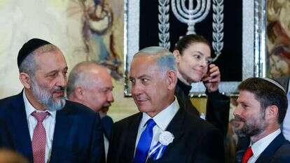 דרעי, סמוטריץ' ונתניהו בכנסת. | אוליבייה פיטוסי, פלאש 90