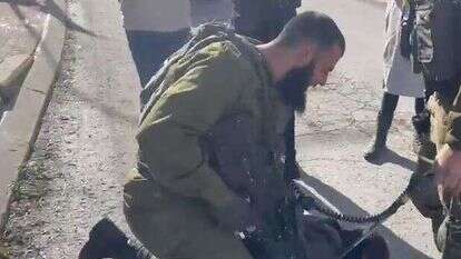 מסך מתוך הסרטון שצולם בחברון.