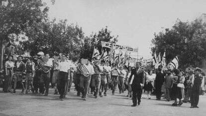 תהלוכת נוער בני עקיבא בחג הפסח בירושלים. | אברהם מלבסקי, ארכיון הצילומים של קק"ל