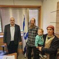 אחיו ואמו של אברהם ירד עם ח"כ ניסים וטורי. | חוננו