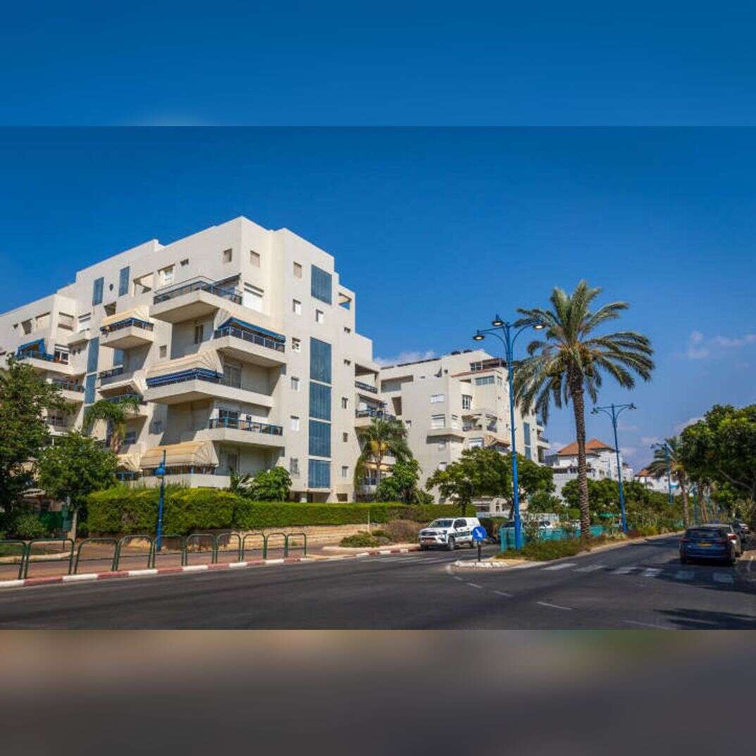 בית דירות ביבנה | יוסי אלוני, פלאש 90