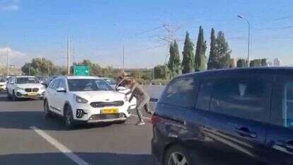 ניקוב הצמיגים בכביש 431. | סופיאן זחאלקה