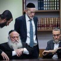 ח"כ משה גפני ויצחק גולדקנופף. | יונתן זינדל/פלאש90
