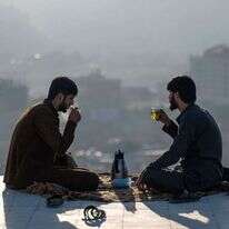 שותים תה בישראל? תשלמו. | AFP