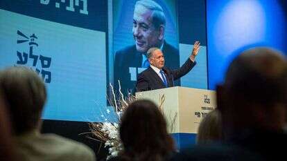 נתניהו בהשקת ספרו "ביבי - סיפור חיי". | יונתן זינדל, פלאש 90