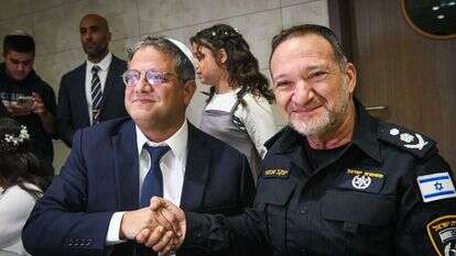 המפכ"ל קובי שבתאי בחגיגת בת המצווה של בתו של בן־גביר.