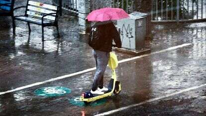 גשם בתל אביב. | אבשלום ששוני/פלאש90