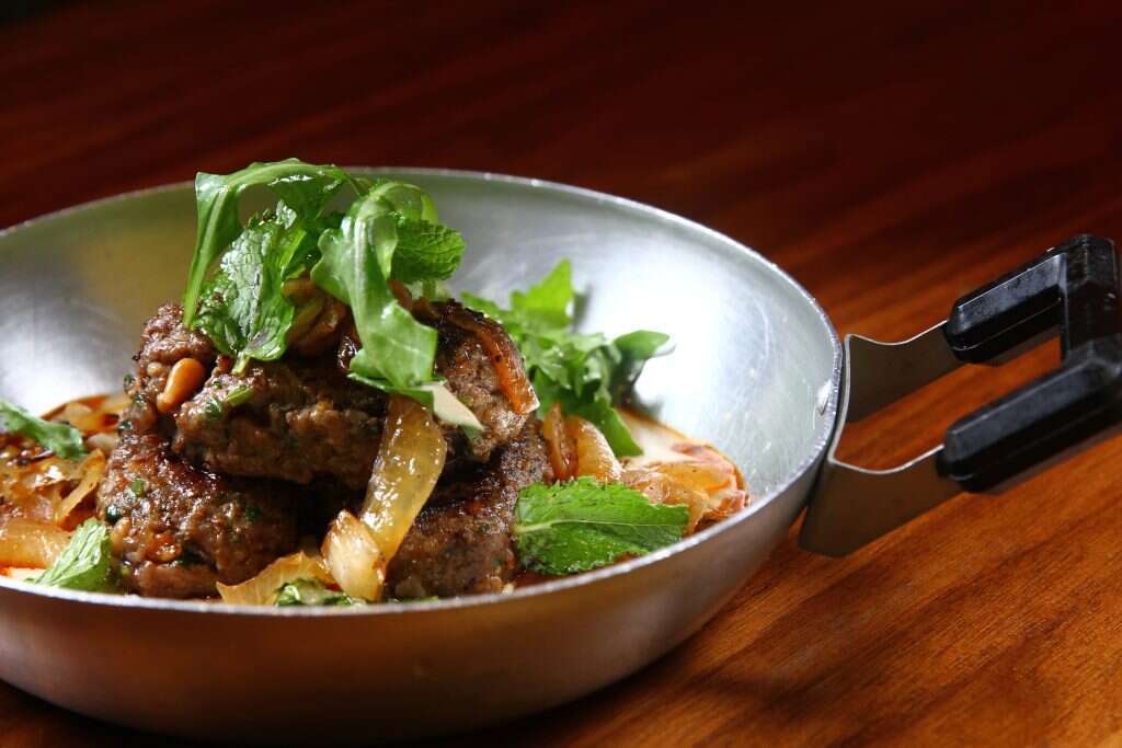 מסעדת עומר'ס הבשרית הכשרה באילת. | ROL