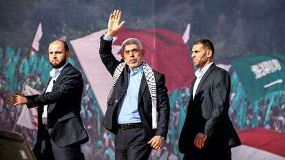 יחיא סינוואר מגיע לעצרת. | AFP