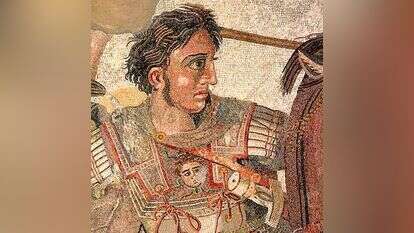 לא נותר לו עוד דבר לכבוש. דמותו של אלכסנדר מוקדון ב"פסיפס אלכסנדר" בחורבות העיר הרומית פומפיי