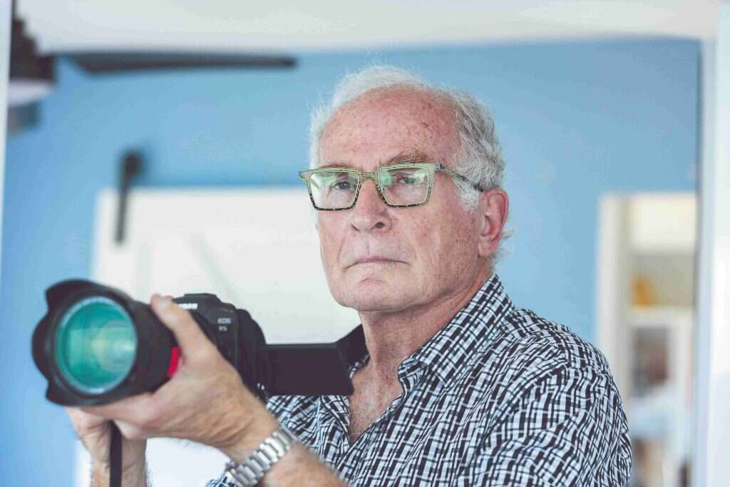 "בחרתי בבנות, כי הנחתי שדרכן הסיפור יהיה עגול יותר, ואולי מתלהם פחות". פוקס. | יוסי אלוני "בחרתי בבנות, כי הנחתי שדרכן הסיפור יהיה עגול יותר, ואולי מתלהם פחות". פוקס. | יוסי אלוני