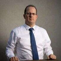 רז נזרי. | אריק סולטן