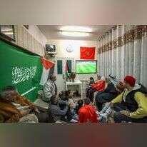 תושבי חברון מעודדים את מרוקו מול קרואטיה. | HAZEM BADER / AFP