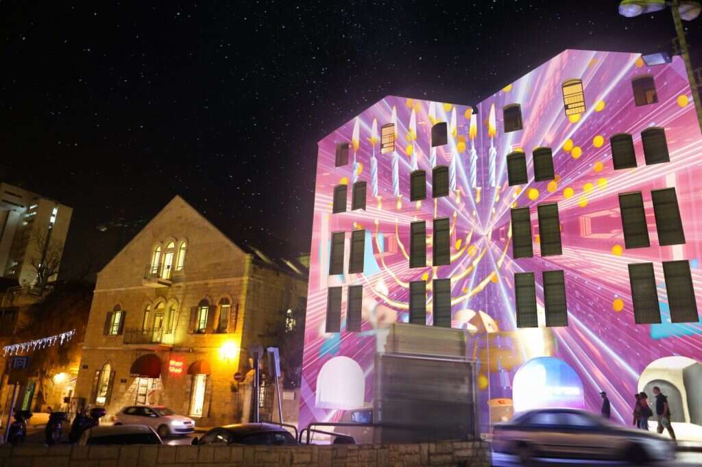 חנוכה במוזיאון ידידי ישראל . | צוות המוזיאון