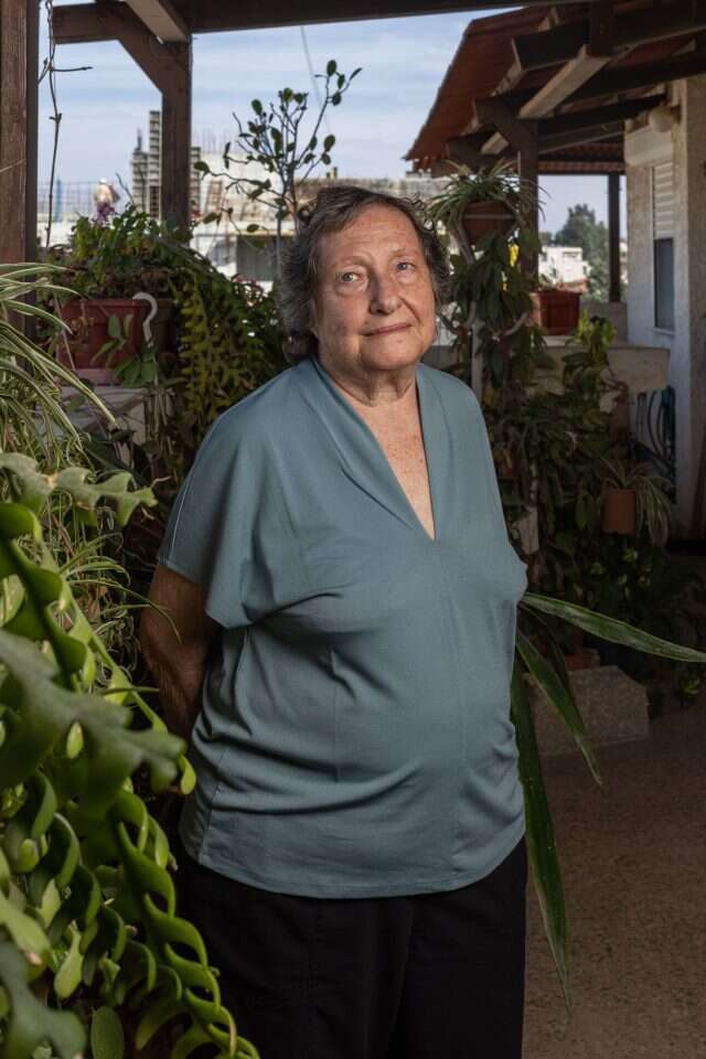 לאה נאור בביתה. | אבישג שאר-ישוב.