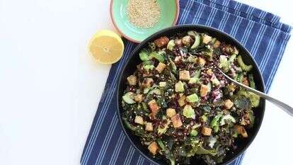 סלט אורז שחור עם טופו ואצות. | אפרת ליכטנשטט סלט אורז שחור עם טופו ואצות. | אפרת ליכטנשטט