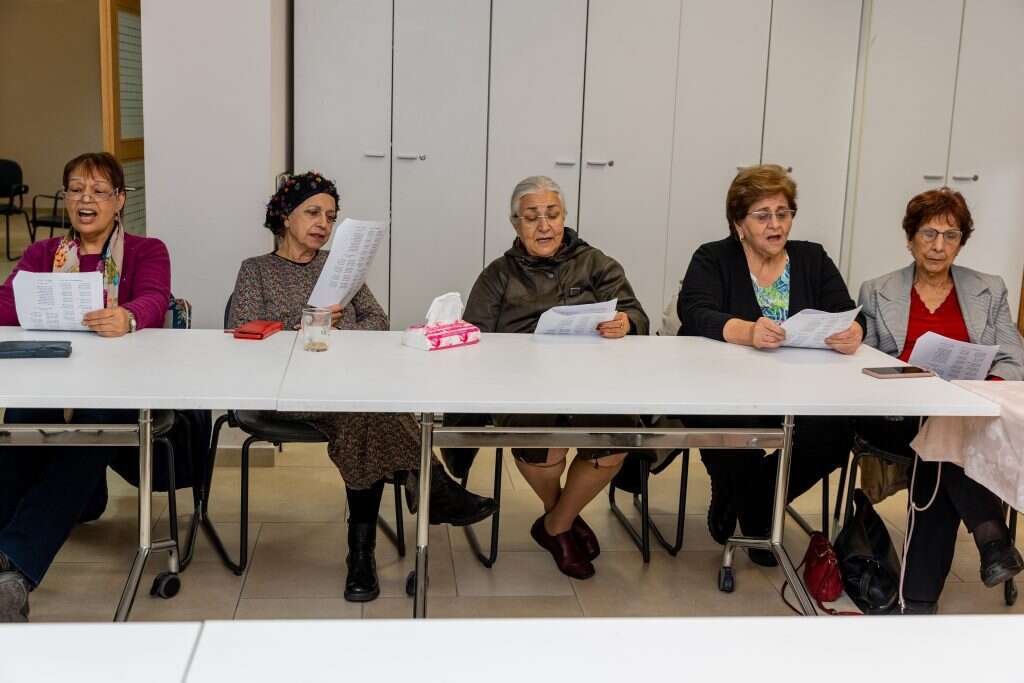 אחת מקבוצות קהילות שרות. | נעמה שטרן