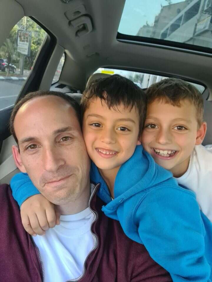 "הילדים עוברים אותנו בגובה כשהם בני שש". דגן עם בני משפחתו. | באדיבות המשפחה