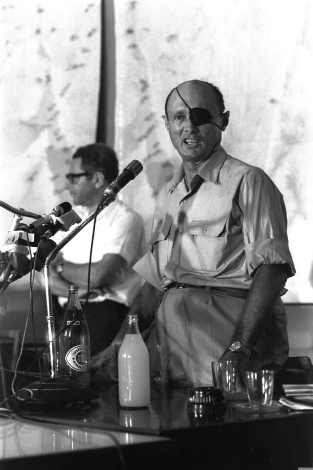 כשהעניין יוכרע, עדיף לא להיות מצרי. משה דיין. | חנניה הרמן - לע"מ