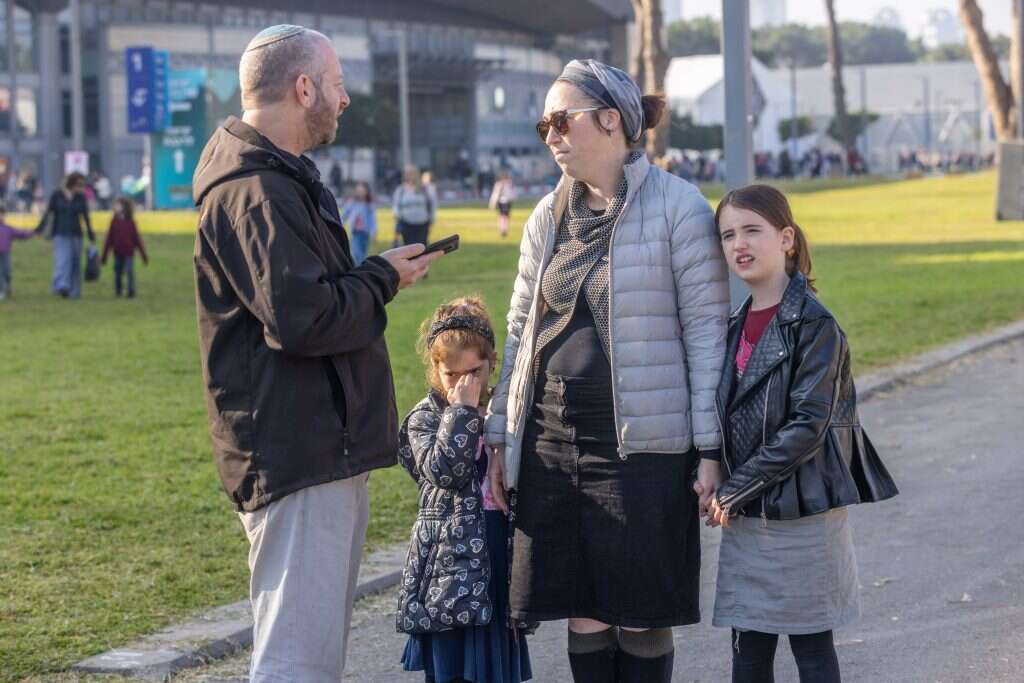 אביה. | יוסי אלוני