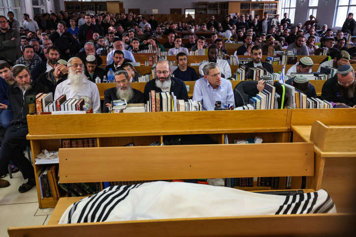 מיטתו של הרב דרוקמן בישיבה באור עציון. | יונתן זינדל, פלאש 90 מיטתו של הרב דרוקמן בישיבה באור עציון. | יונתן זינדל, פלאש 90