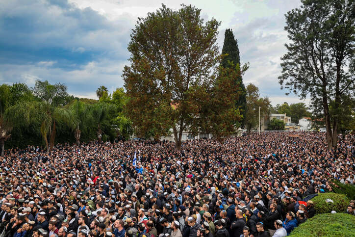 רבבות בהלוויית הרב חיים דרוקמן. | יונתן זינדל, פלאש 90 רבבות בהלוויית הרב חיים דרוקמן. | יונתן זינדל, פלאש 90