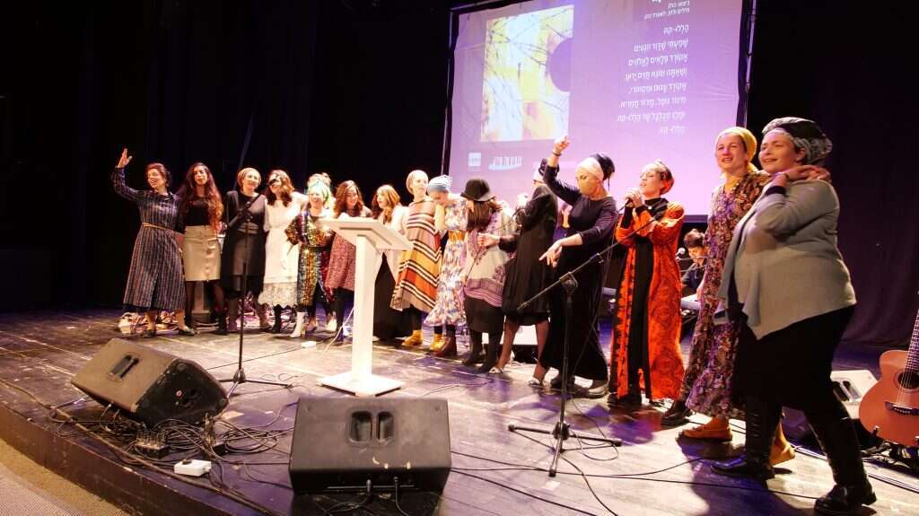 רוח גבית לשירת נשים. פסטיבל צבעים של שירה. | סגל רוח גבית לשירת נשים. פסטיבל צבעים של שירה. | סגל