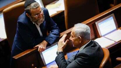 נתניהו וגפני בכנסת,. | אוליבייה פיטוסי, פלאש 90