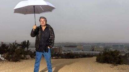 פיני בדש. | יוסי אלוני