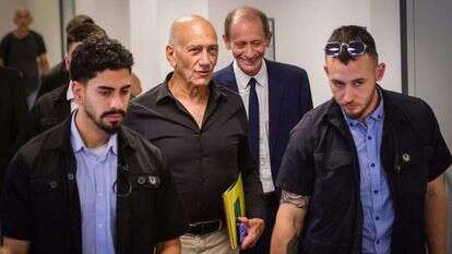 אולמרט מגיע לדיון בתביעה שהגישה נגדו משפחת נתניהו, יוני 2022. | אבשלום ששוני, פלאש 90