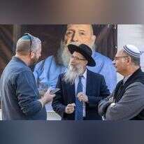 יהודה ויאיר. | יוסי אלוני