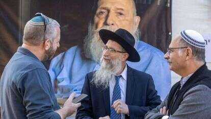 יהודה ויאיר. | יוסי אלוני