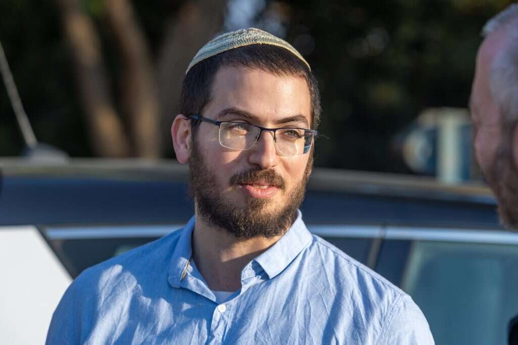 שמעון. | יוסי אלוני