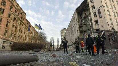 נזקי הפגזות בקייב בשבת האחרונה. | EPA