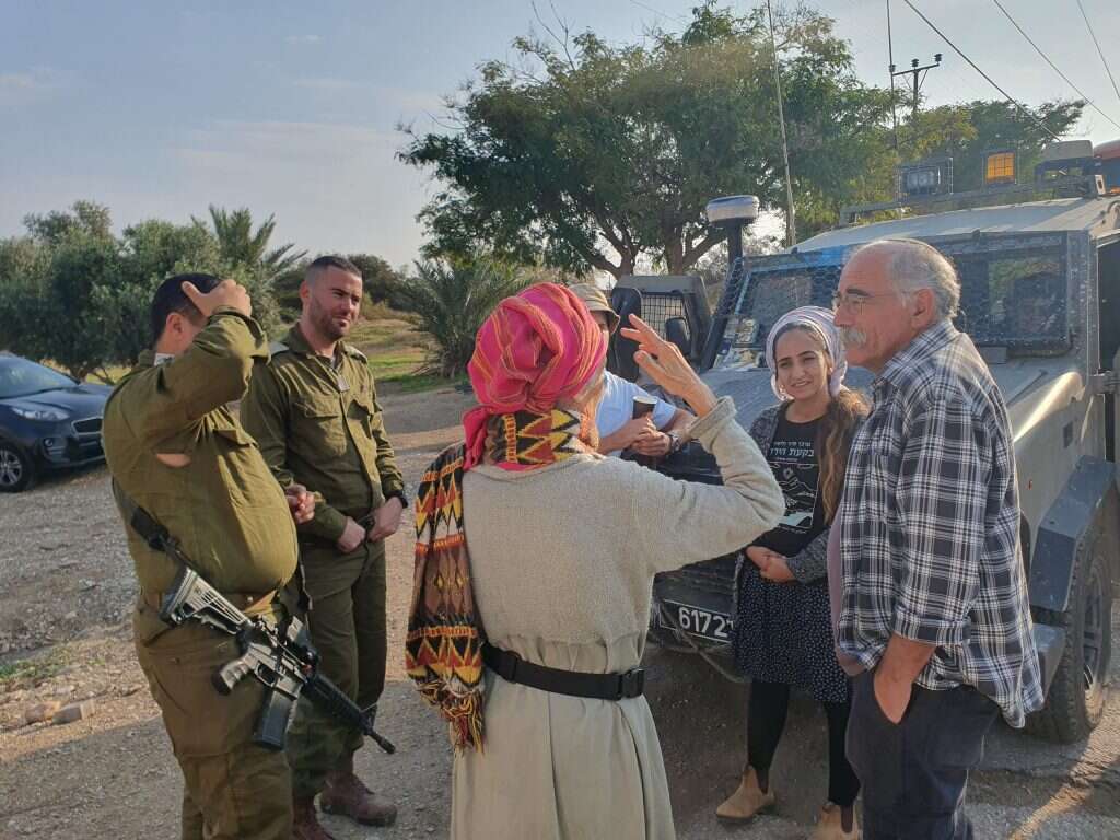 ז'אבו ארליך (מימין) ומשתתפי הסיור | אסף גבור ז'אבו ארליך (מימין) ומשתתפי הסיור | אסף גבור