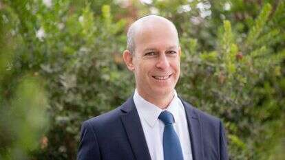 פרופ' חיים שקד. | מיכאל אפריאט