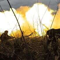חיילים אוקראינים בתקיפה על כוחות רוסיים. | AFP חיילים אוקראינים בתקיפה על כוחות רוסיים. | AFP