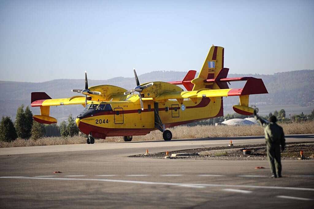 דפק על השולחן. נתניהו בוועדת החקירה לאסון הכרמל. | מרים אלסטר, פלאש 90